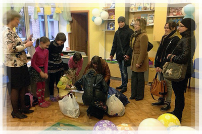 «Хочешь сделать мир лучше – начни с себя»: Сбор и доставка подарков детям Хочешь сделать мир лучше – начни с себя: Сбор подарков