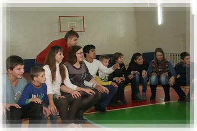 Студенты посетили школу-интернат - Веселые игры