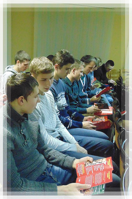 Студенты-зрители форум-театра в ПГУ Студенты-зрители форум-театра в ПГУ