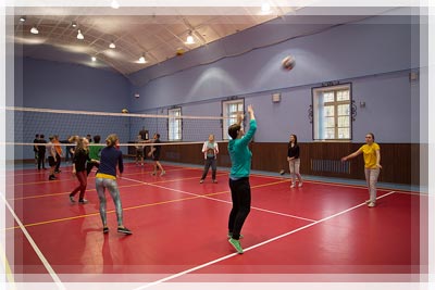 Современный спортивный зал в Полоцком коллегиуме Современный спортивный зал в Полоцком коллегиуме