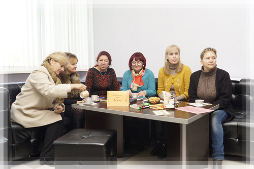 Разговоры за чашечкой кофе в научной библиотеке Разговоры за чашечкой кофе в библиотеке