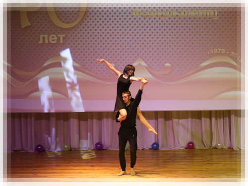 Танец творческого дуэта Анастасии Сироты и Никиты Киселева