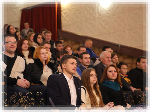 Бурные аплодисменты зрителей Аплодисменты зрителей