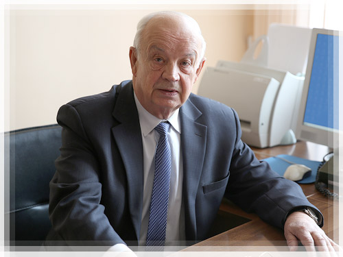 Профессор Э.М. Бабенко – первый ректор ПГУ Профессор Э.М. Бабенко – первый ректор ПГУ