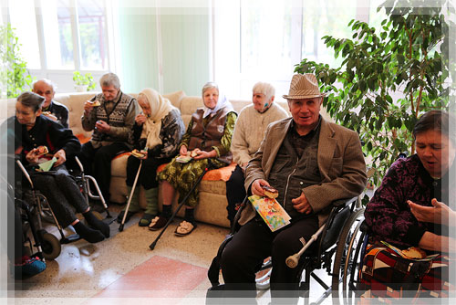 Визит волонтеров ПГУ в больницу сестринского ухода Визит волонтеров ПГУ в больницу сестринского ухода