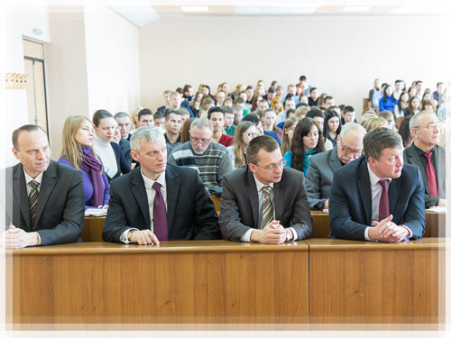 The students and lectures of the faculty of Law at the meeting