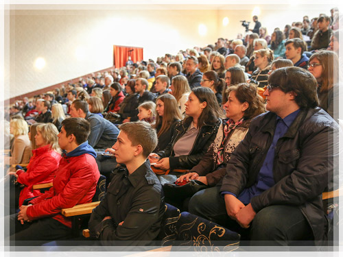 Учащиеся выпускных классов и их родители Учащиеся выпускных классов и их родители