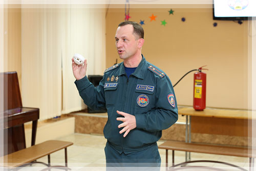 Старший инспектор Новополоцкого городского отдела по ЧС Николай Якубеня Старший инспектор Новополоцкого городского отдела по ЧС Николай Якубеня
