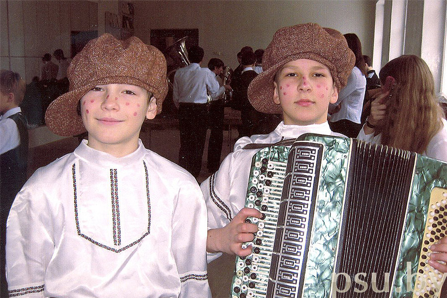 Обучение игре на баяне Обучение игре на баяне
