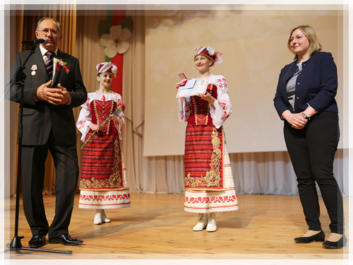 Награждение Альмут Мюллер Награждение Альмут Мюллер