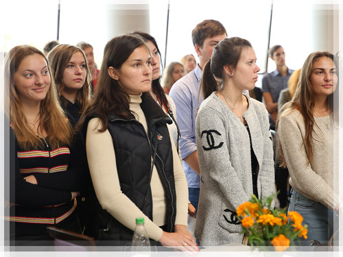 Студенты и преподаватели юридического факультета Студенты и преподаватели юридического факультета