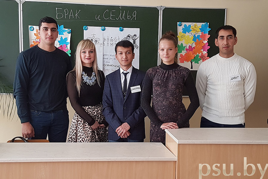 Участники направления Street law вместе с руководителем Участники направления Street law вместе с руководителем