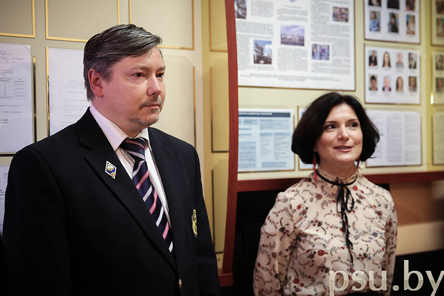 Елена Владимировна Сафронова и Дмитрий Олегович Глухов Елена Владимировна Сафронова и Дмитрий Олегович Глухов