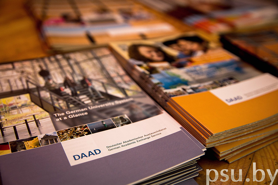 Буклеты стипендиальных программ DAAD