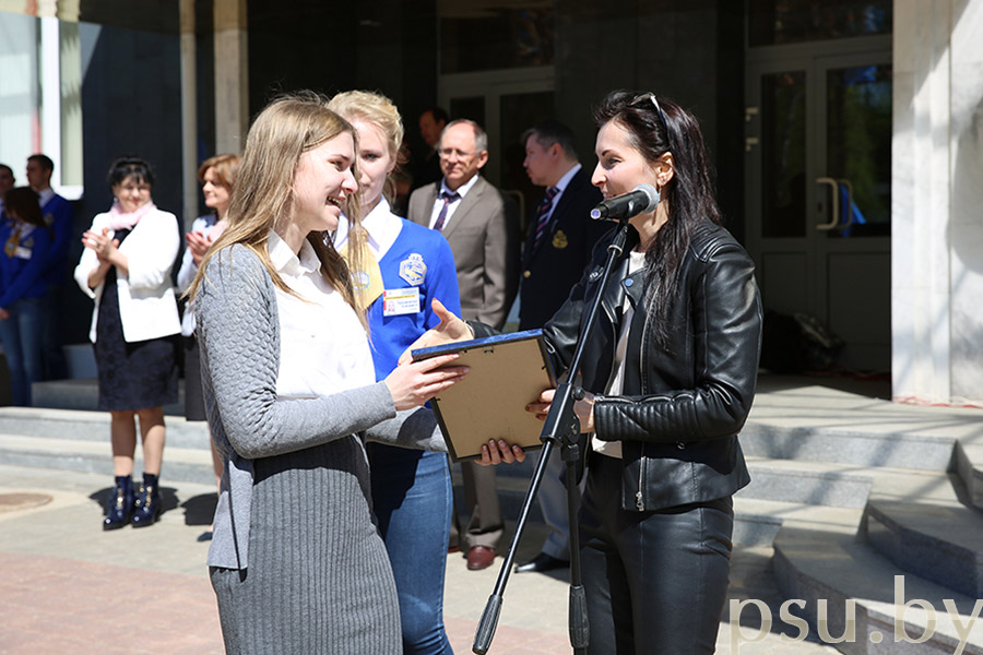 Вручение похвальных листов студенческому активу Вручение похвальных листов студактиву