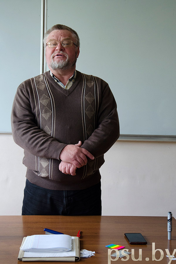 Заведующий кафедрой прикладной механики и графики В.Э. Завистовский Владимир Эдуардович Завистовский