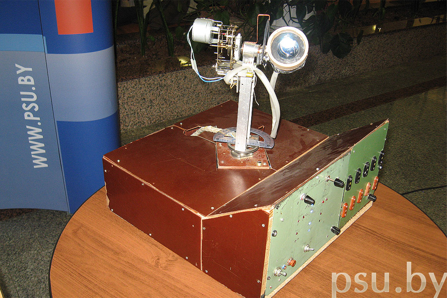 Passive tracking device with high radiance temperature Passive tracking device with high radiance temperature