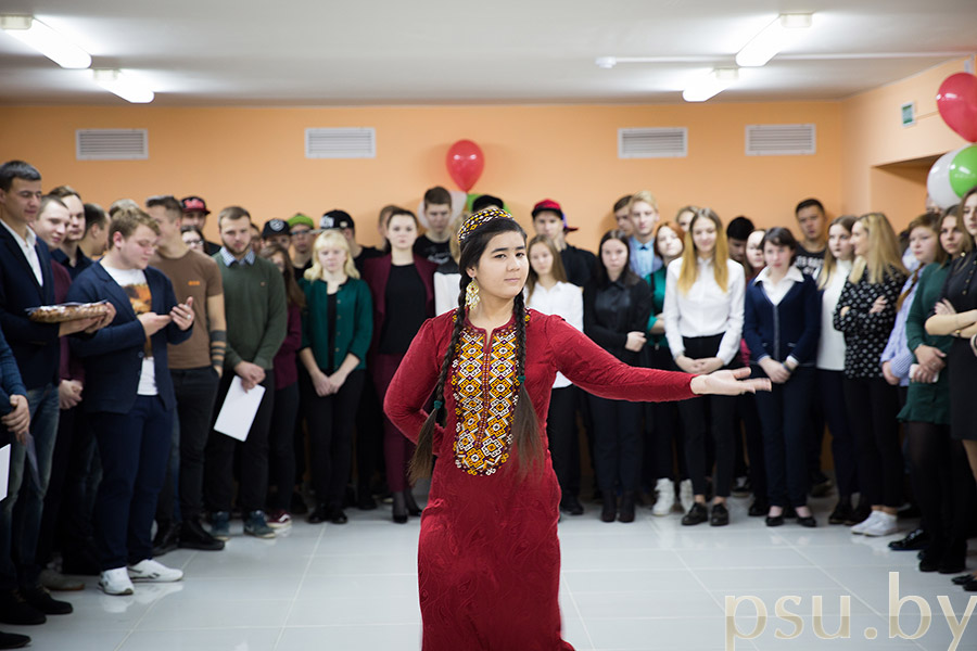 Чарующий танец от студентки-первокурсницы из Туркменистана Айболек Гелдыевой