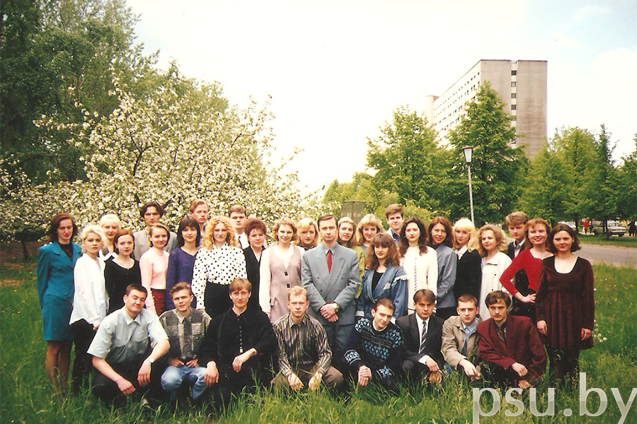 Первый выпуск юридического факультета, 1999 г. Первый выпуск юридического факультета, 1999 г.