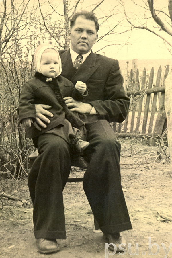 С отцом, Геннадием Петровичем