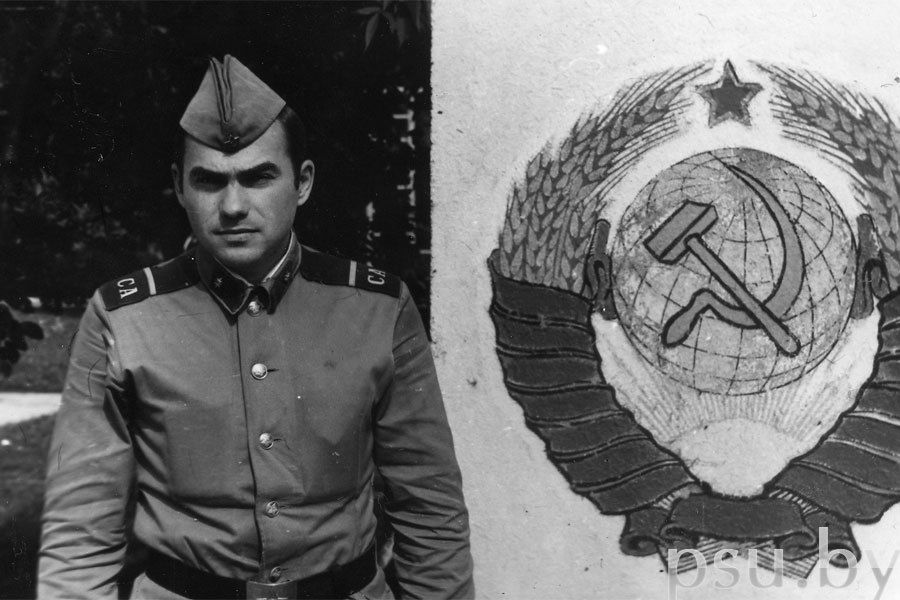 Н.Н. Попок - отличник боевой и политической подготовки Н.Н. Попок - отличник боевой и политической подготовки