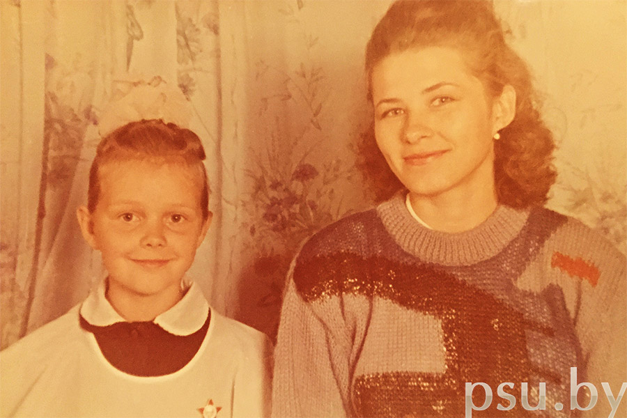 И. В. Вегера со своей первой учительницей Ольгой Кирилловной Кривошеевой Первая учительница