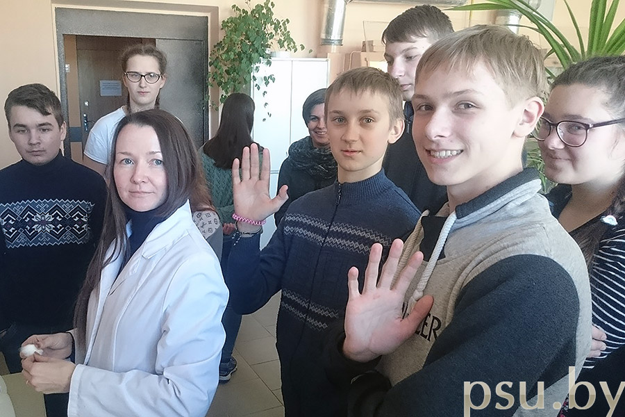 Гимназисты из Мяделя приехали выбирать будущую профессию в ПГУ Гимназисты из Мяделя приехали выбирать будущую профессию в ПГУ