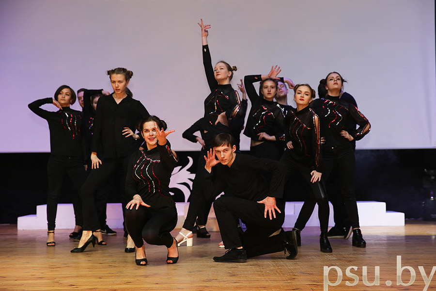 Выступление студии современного танца «TORYDANCE» Выступление студии современного танца «TORYDANCE»