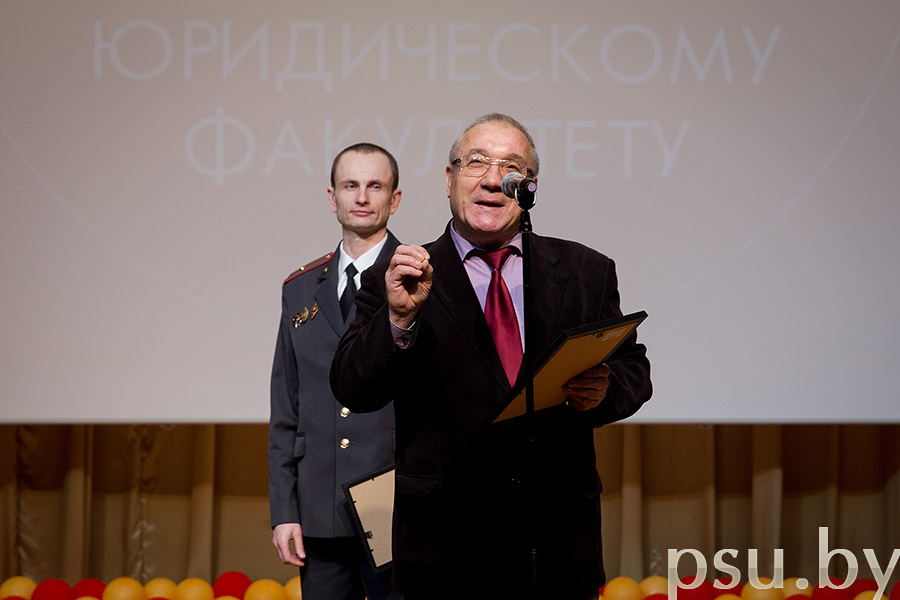 Поздравительная речь и.о. заместителя начальника РОВД г.Полоцка по идеологической работе и кадровому обеспечению Александра Сергеевича Якименко Поздравительная речь А.С. Якименко