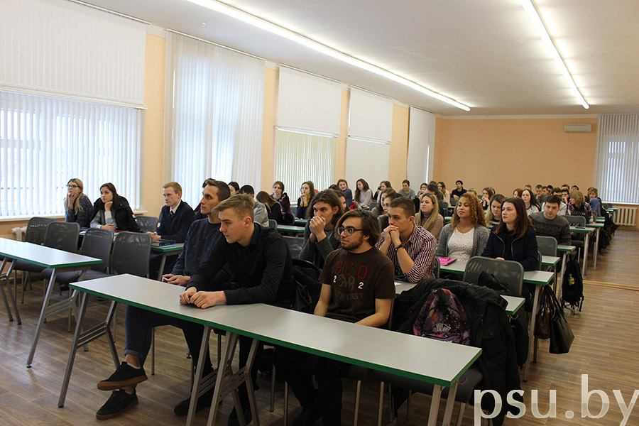 Встреча студентов с начальником юридического отдела ОАО «Полоцк-Стекловолокно» Василием Дмитриевичем Затирахиным Встреча студентов с начальником юридического отдела «Полоцк-Стекловолокно» В.Д. Затирахиным