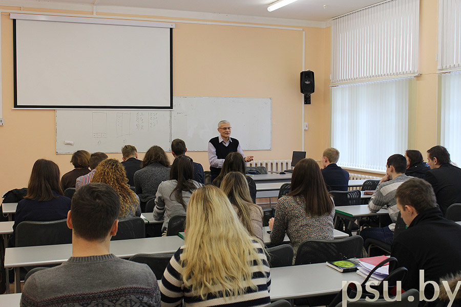 Начальник юридического отдела ОАО «Полоцк-Стекловолокно» Василий Дмитриевич Затирахин Начальник юридического отдела «Полоцк-Стекловолокно» В.Д. Затирахин
