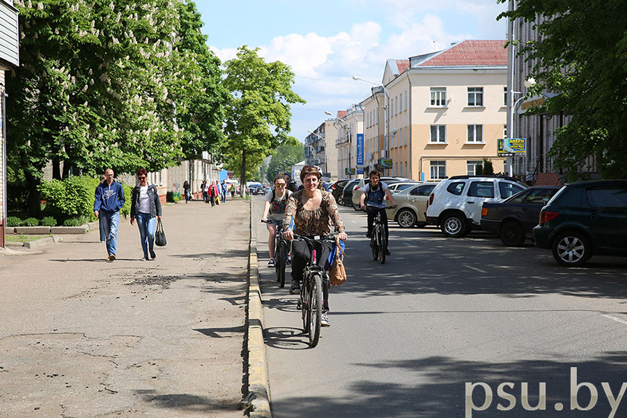Па вуліцы імя Францыска Скарыны да полацкіх карпусоў універсітэта Па вуліцы імя Францыска Скарыны да полацкіх карпусоў універсітэта