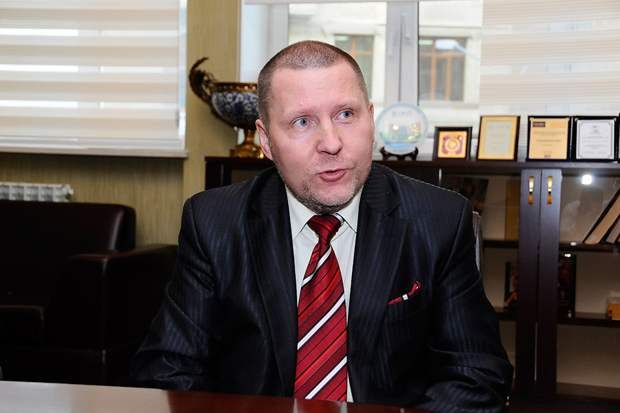 Старший преподаватель кафедры трубопроводного транспорта и гидравлики и по совместительству координатор международных проектов Александр Андриевский Александр Андриевский