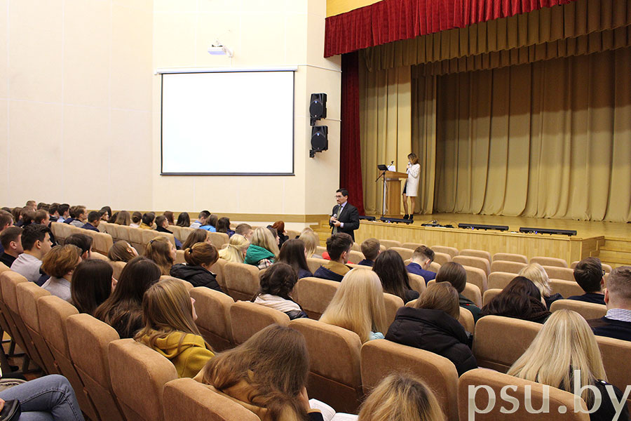 Students at the public lecture with Alejandro Fuentes