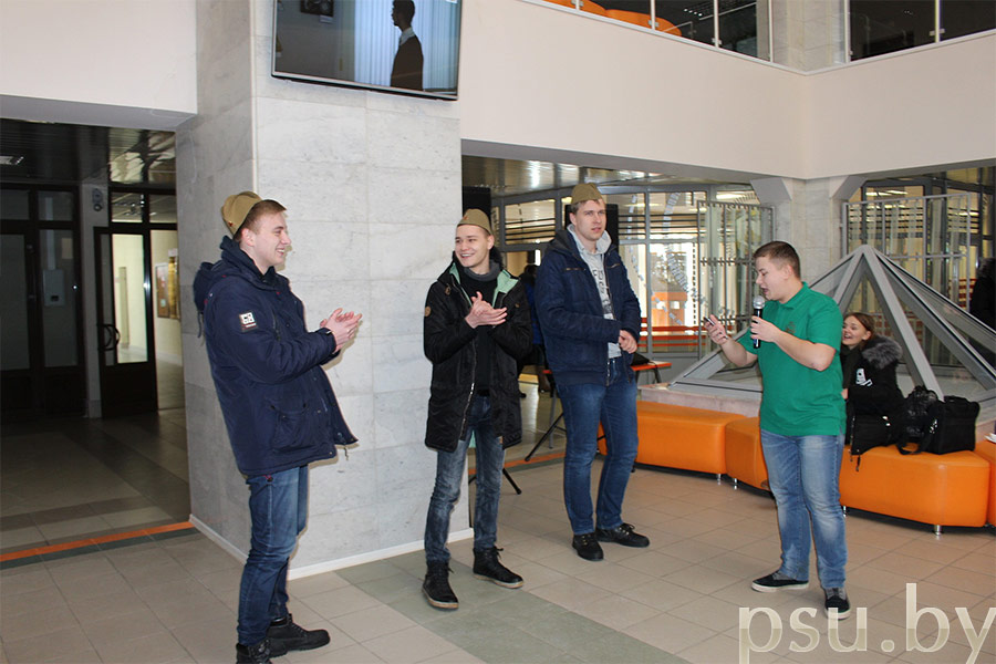 Получение поздравлений и праздничных флаеров Получение поздравлений и праздничных флаеров