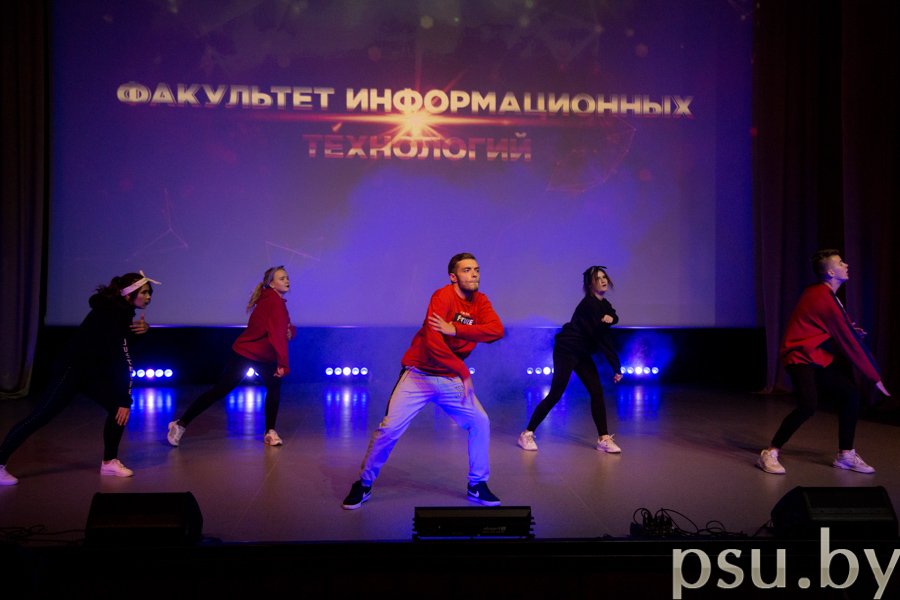 Танцевальный номер первокурсников Танцевальный номер первокурсников