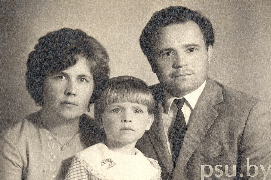 Андреева Ирина Николаевна с родителями Андреева Ирина Николаевна с родителями