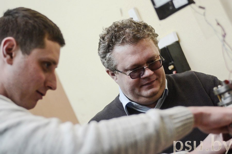 Павел Солдатенко и Д.А. Антонович в лаборатории Павел Солдатенко и Д.А. Антонович