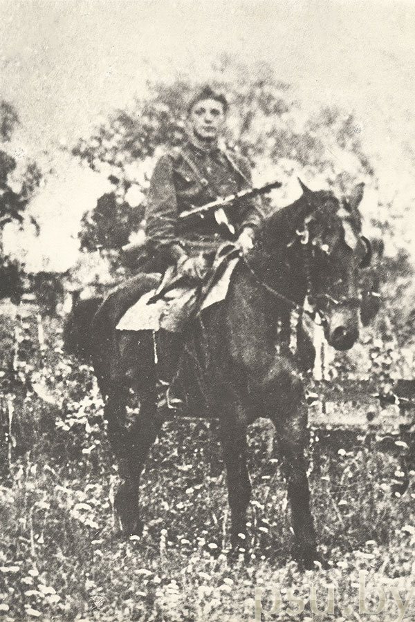Голубев Владимир Фёдорович на коне