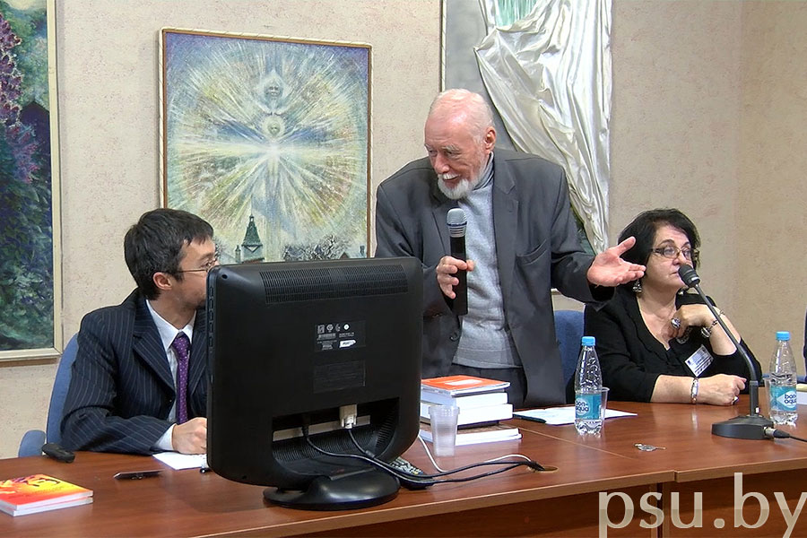 На пленарном заседании международной конференции «Революции и гражданские войны в зеркале мировой литературы», октябрь 2017 года На пленарном заседании конференции, октябрь 2017 года