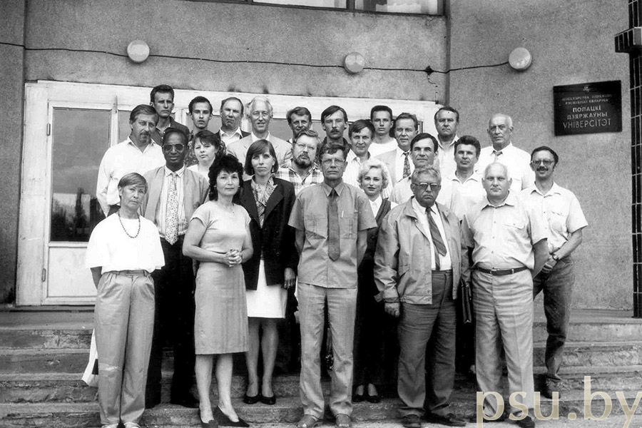Преподаватели геодезического факультета со шведскими коллегами, середина 90-х годов Преподаватели геодезического факультета со шведскими коллегами