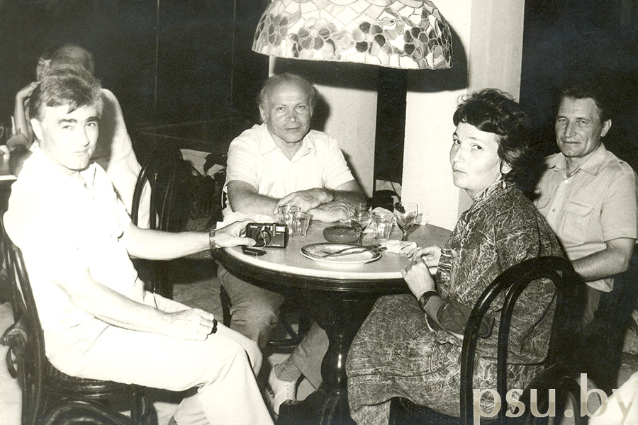 Празднование 71-й годовщины Октябрьской революции. Куба, 1988 Празднование 71-й годовщины Октябрьской революции