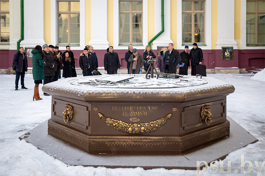 Экскурсия делегации по университету Экскурсия делегации по университету