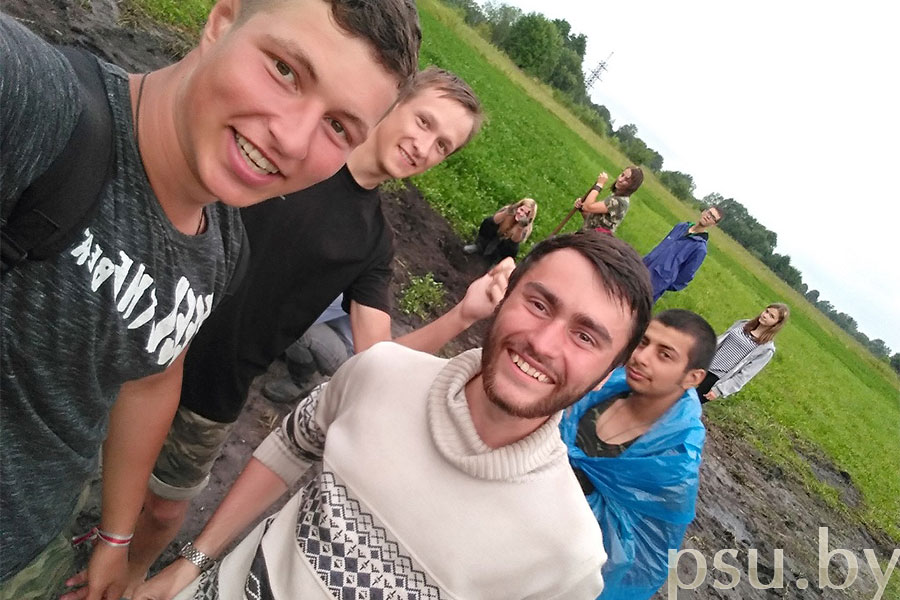В лагере экспедиции В лагере