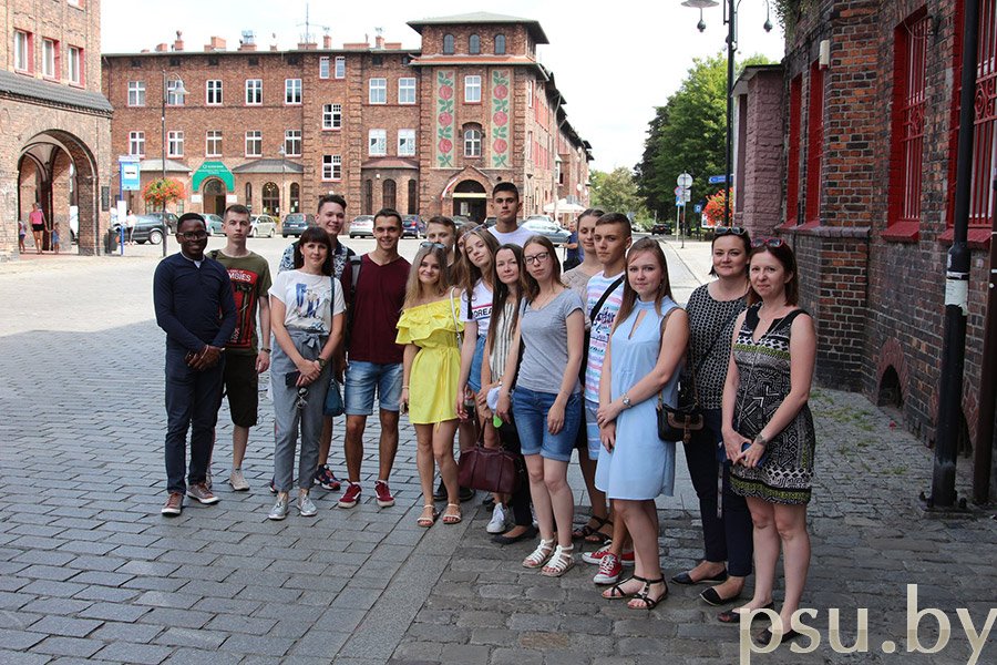 Students in Krakow and Wrocław Students in Krakow