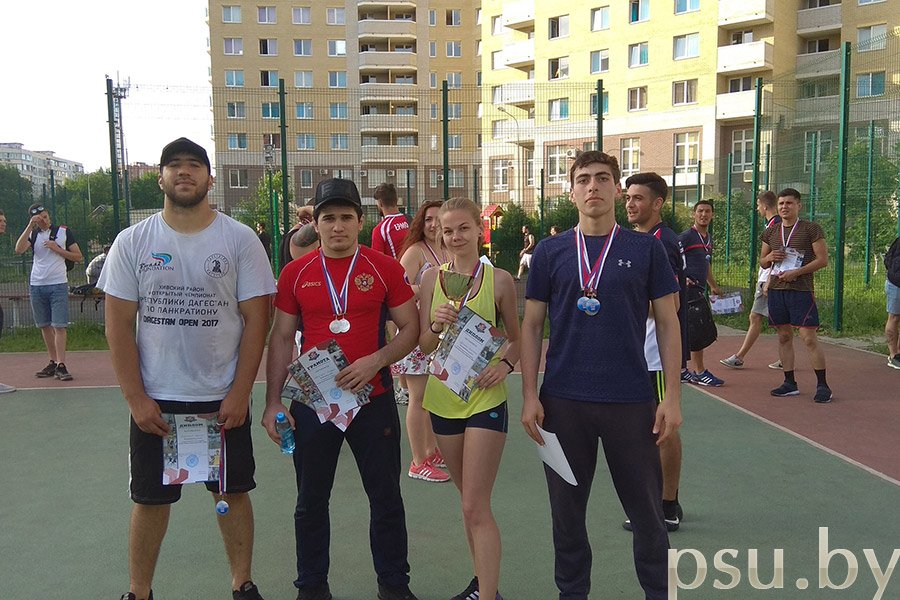 Студентка ПГУ в ЮФУ Студентка ПГУ