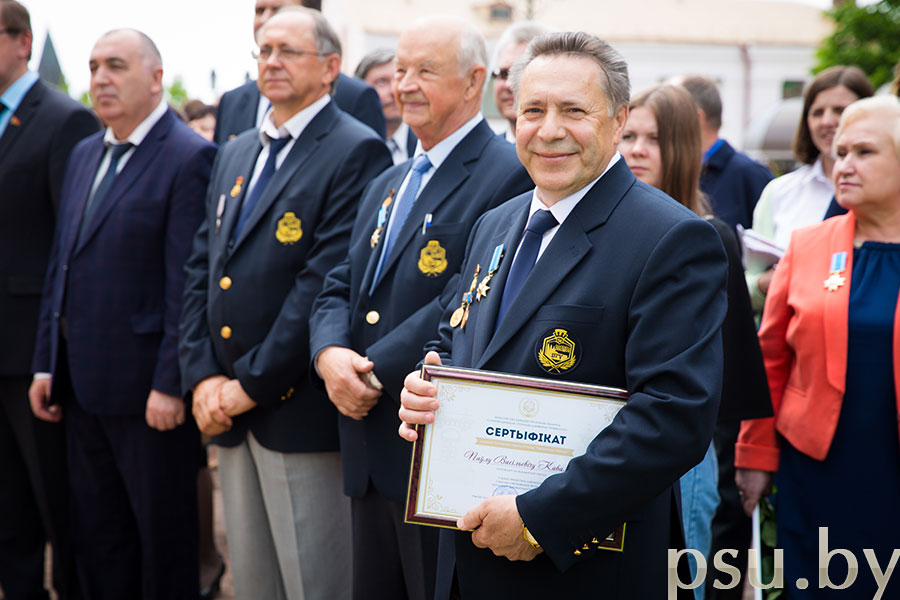 Pavel Kovalenko with the certificate Pavel Kovalenko
