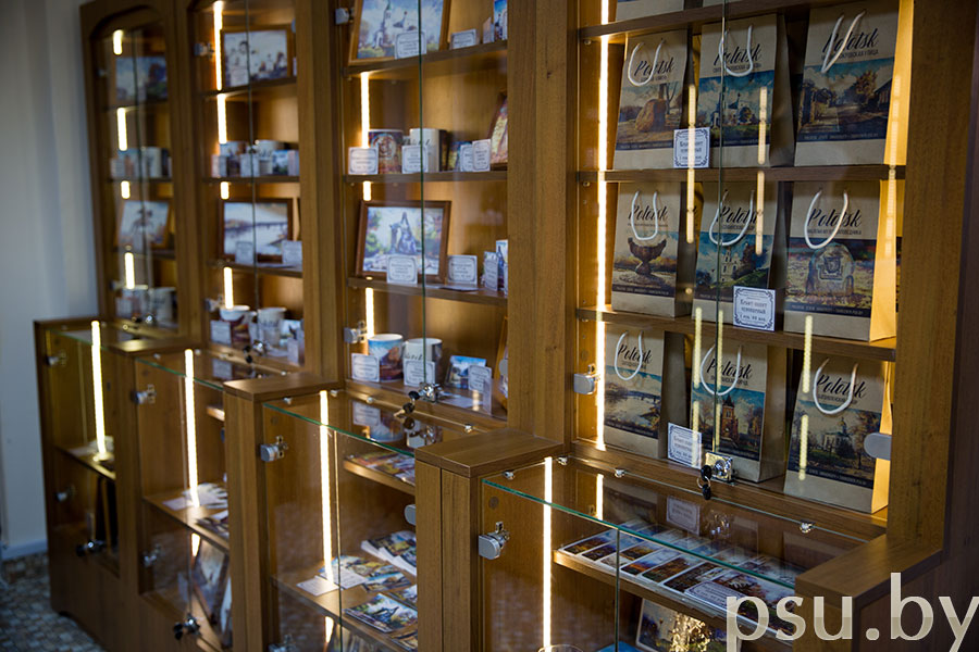 Souvenirs for tourists Souvenirs for tourists