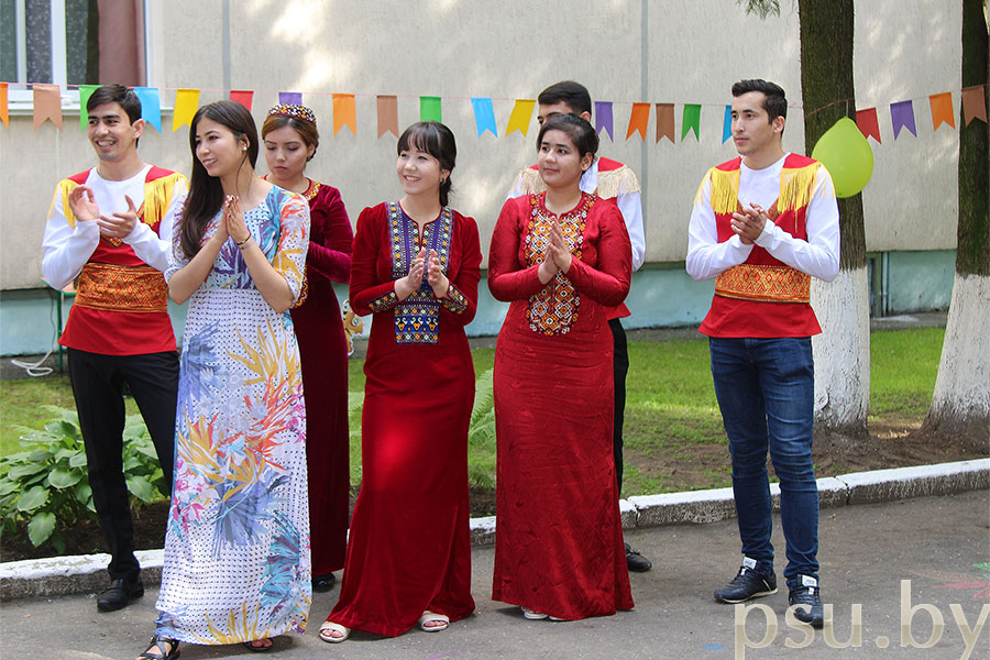 Туркменские студенты