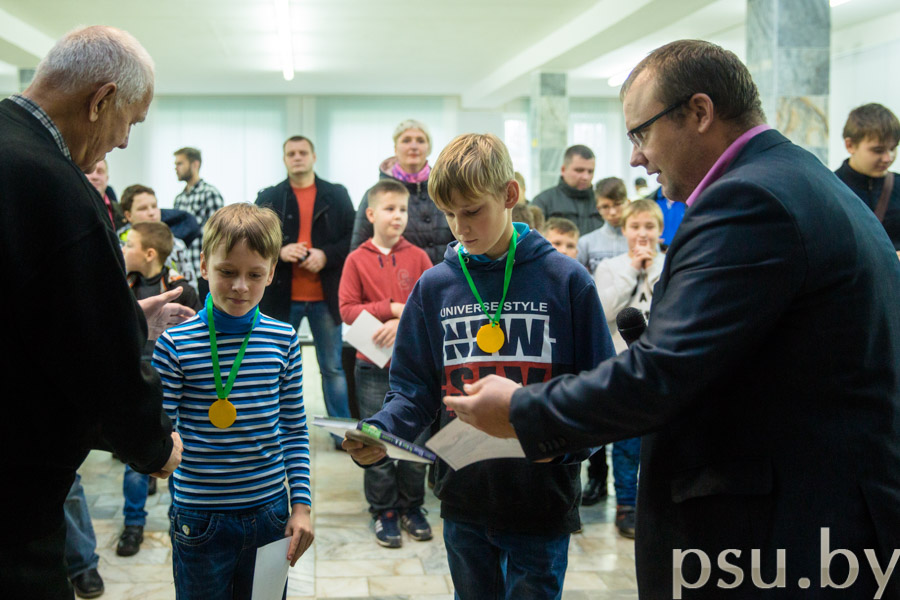 Вручение сувениров Вручение сувениров